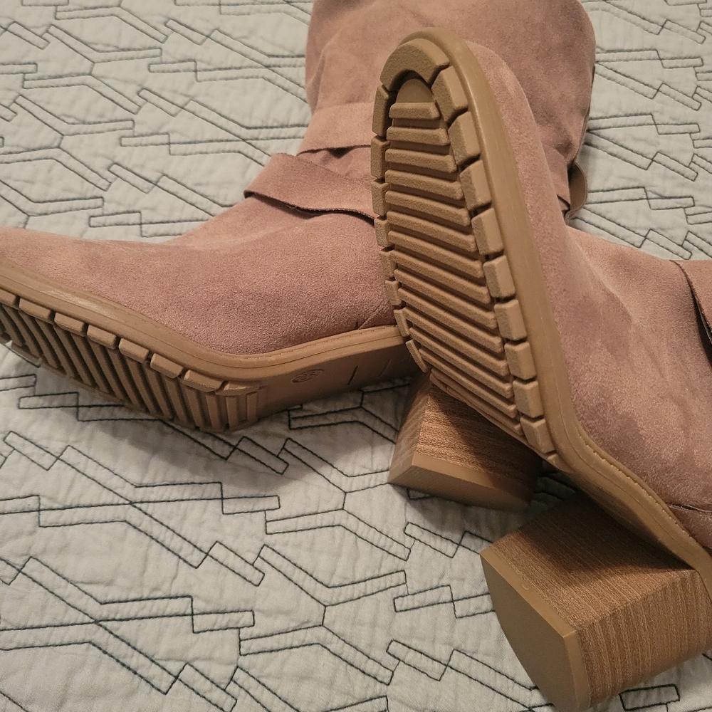 Target booties - Picture 4 of 7